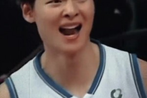 这波模仿有点像啊 模仿帝晒视频此前复刻王哲林生涯名场面