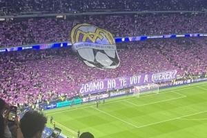 皇马在主场球迷TIFO：怎么能不爱你，你一次又一次成为欧洲冠军